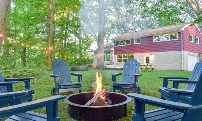 Wheeler House | Heart of Indiana Dunes National Park with Hot Tub