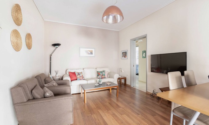 Neos Kosmos Apartment | Heart of Koukaki flat, near Acropolis & Filopappou