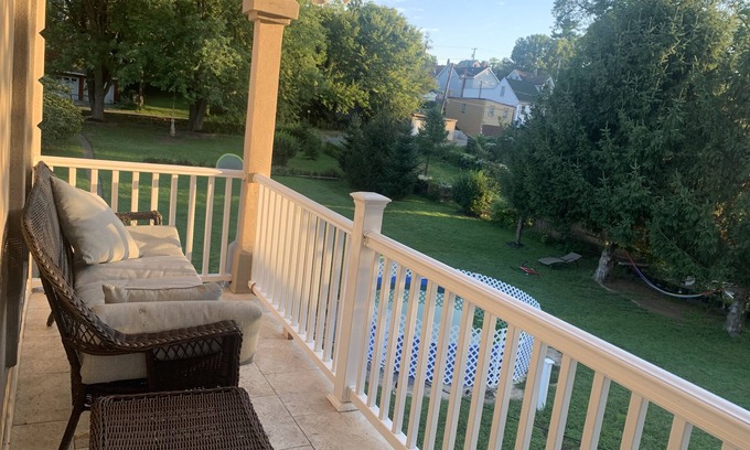 Marietta House | Heart of Marietta, The modern house located in Marietta town.