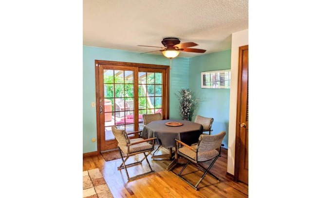 Riviera House | Heart of Milwaukie- Plush Comfort & Great location