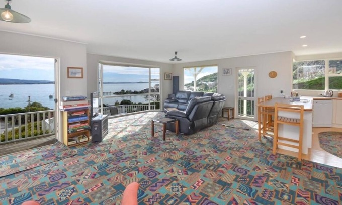 Moeraki House | Heart Of Moeraki Holiday House