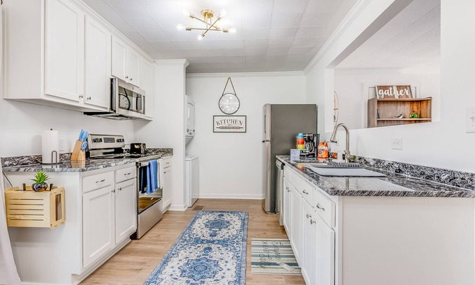 Pooler House | Heart of Pooler - 3 Bedroom 1 Bathroom