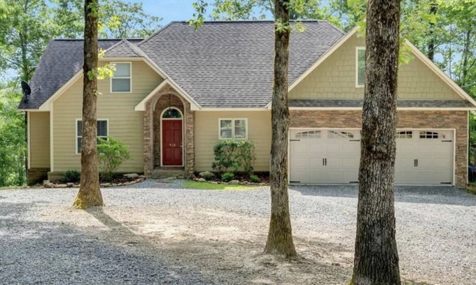Crane Hill House | Heart of Smith Lake Waterfront Home
