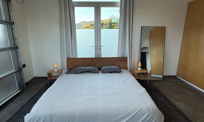 Topanga Apartment | Heart of Topanga Sunrise Studio