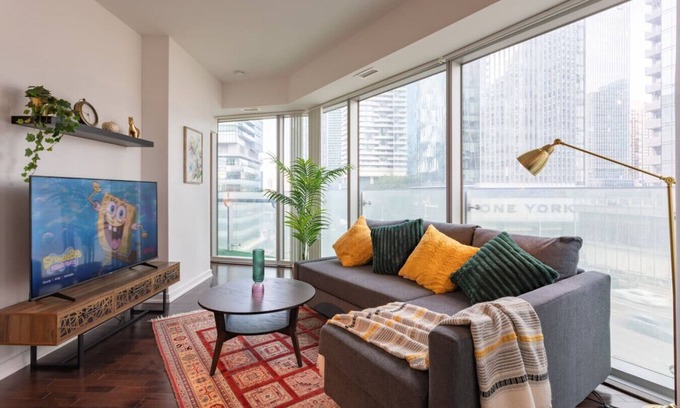 Downtown Toronto Hotel | Heart of Toronto - 2BR - Free Parking