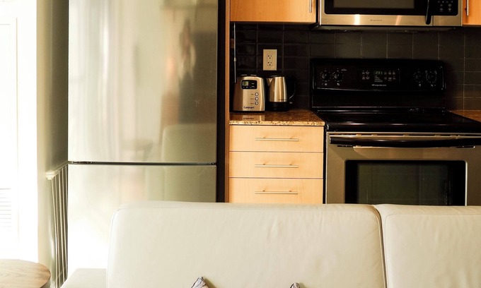 Old Toronto Condo | Heart of Toronto - Chic Studio with Top Amenities and CN Tower View