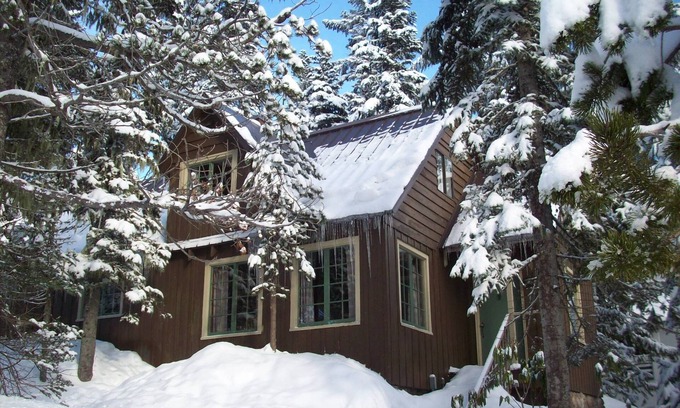 Government Camp Cabin | Heart of village! Knotty pine alpine cabin.