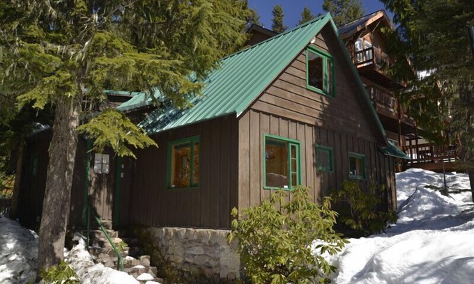 Government Camp Cabin | Heart of village! Knotty pine cabin located on a creek.