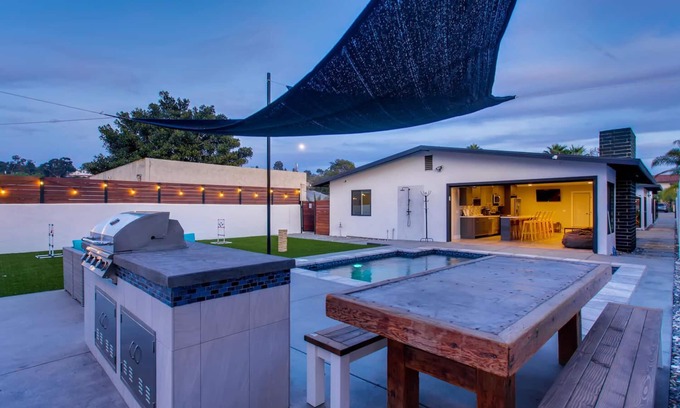 Old Town House | Heart & Soul of San Diego W/heated pool NEAR ALL.