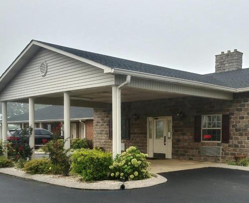 Lafayette Hotel | Hearthstone Inn