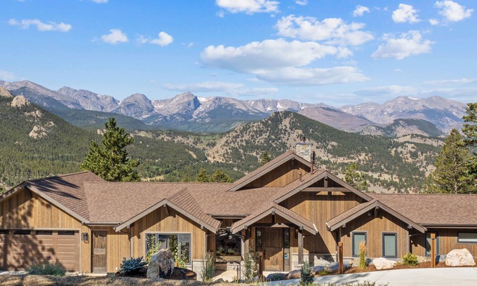 Windcliff Estates House | Hearthstone Luxury Vacation Rental at Windcliff