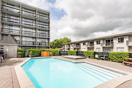 Hamilton Hotel | Heartland Ambassador Hotel Hamilton