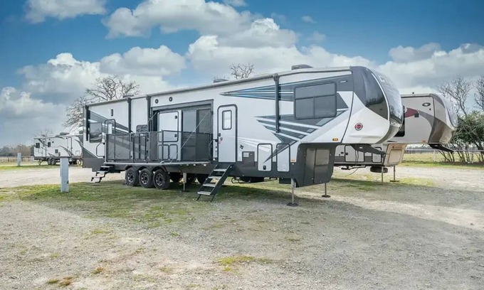 Lindale House | Heartland Cyclone ToyHauler