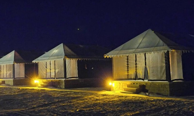 Jaisalmer Hotel | Heartland Dunes The King's Tent