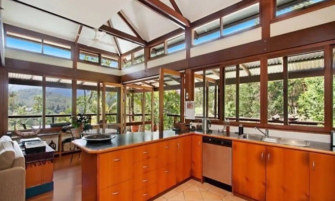 Rowlands Creek House | Heartwood Hill - Epic retreat-style exposed timber house with views of Wollumbin