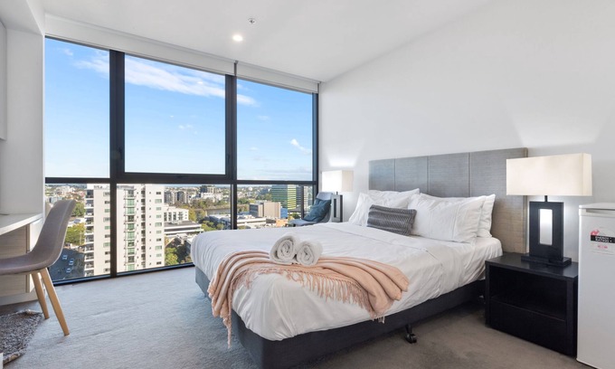 Milton Apartment | Hearty Studio Apartment, Milton Brisbane