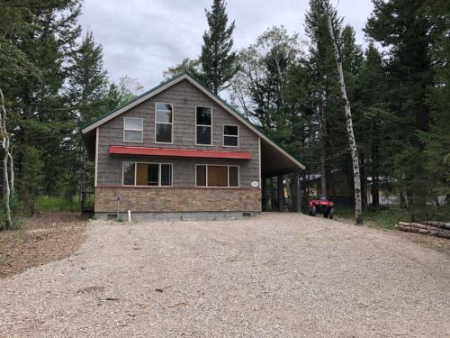 Island Park House | Heated Floors, Hot Tub, Grill