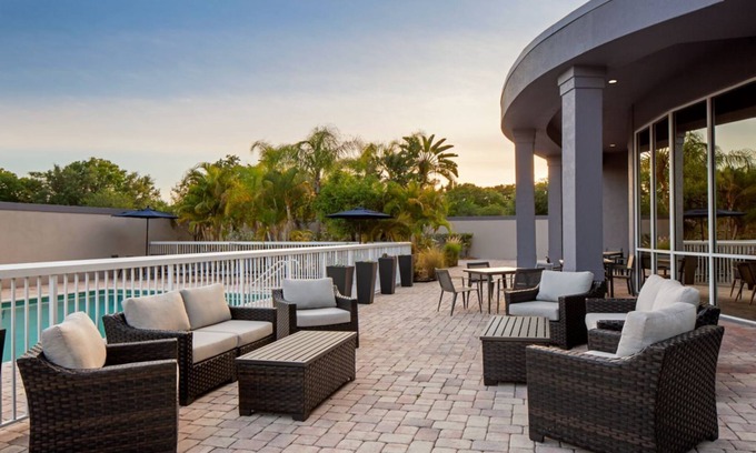 Oldsmar Hotel | Heated Outdoor Pool Stay in Tampa Oldsmar! On-site restaurant & Parking