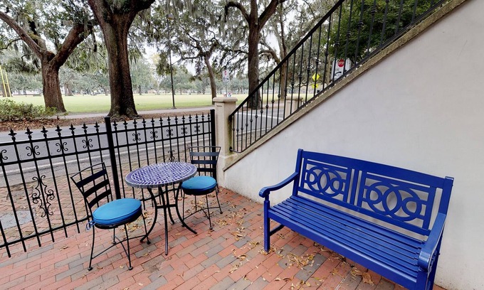 Savannah Victorian District Apartment | Heated Pool Access | 5*Clean | Flex Cancelation