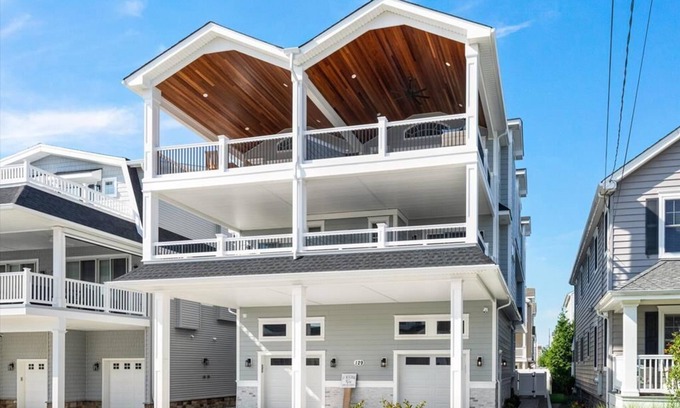 Townsend's Inlet House | Heated Pool, Elevator, Laricks Exclusive!