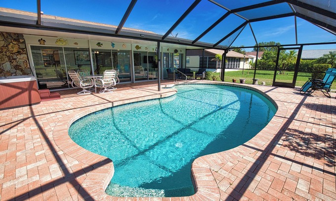 Englewood House | Heated pool/hot tub home on park like setting 1 mile from historic West Dearborn