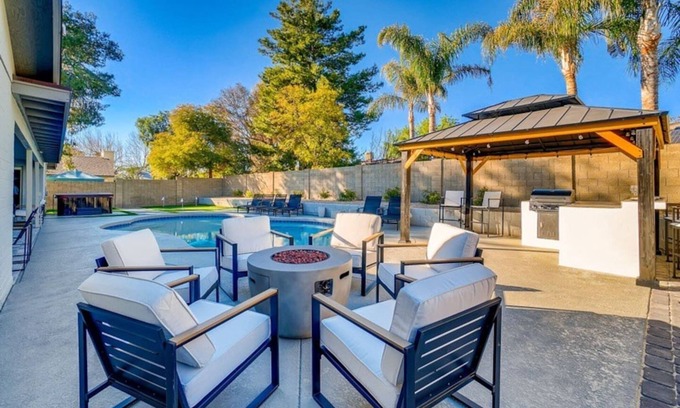 La Paz At Desert Springs House | Heated Pool, Hot Tub, Mini-Golf, Gazebo with Bar & Grill