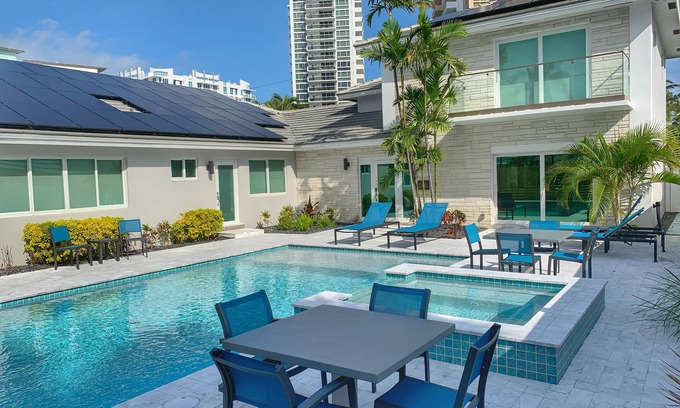 Dolphin Isles House | Heated Pool & Hot Tub! Walk to Beach, Restaurants & Water Taxi!