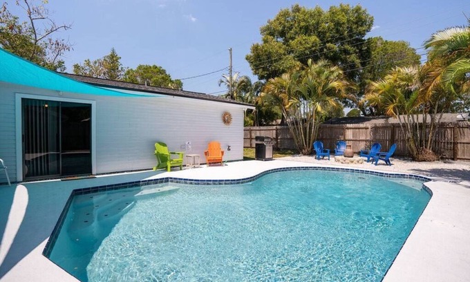Pinellas Park House | Heated Pool Lanai Pet OK Beaches Nearby