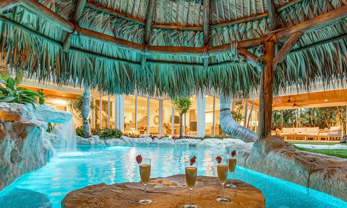 Poinsettia Heights House | Heated pool/Lush Tropical Surrounding/Castaway Key/RESlDENCES