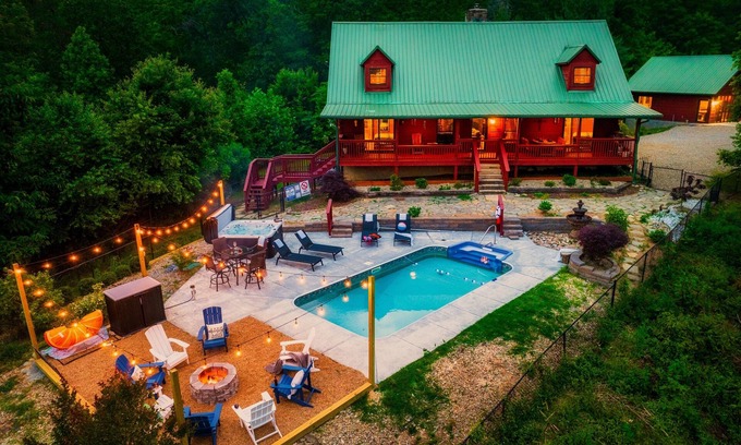Sevierville Cabin | Heated Pool*Sauna*HotTub*Views*Theater+Game Rooms