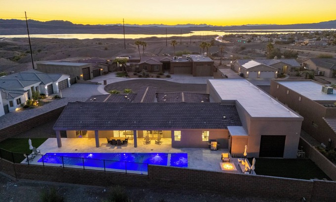 Lake Havasu City House | Heated Pool & Spa, 70 foot RV Garage w/firepit near Havasu Riviera Marina
