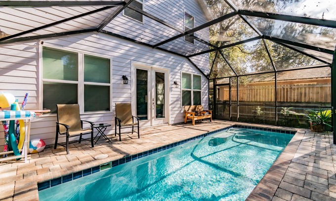 Lincolnville House | Heated POOL, Walk DT, Food, mins to beach, foosball/games, private yard pets👍