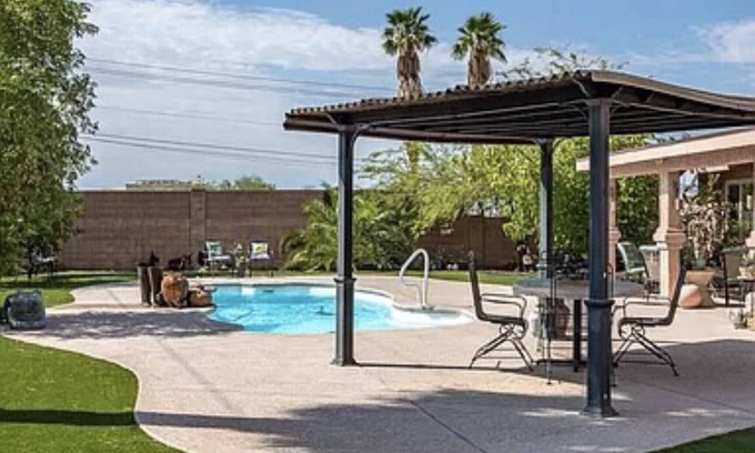 Lake Havasu City House | Heated Pool! WiFi Large Enclosed Yard Jetted Tub Smart TV BBQ Garage Parking