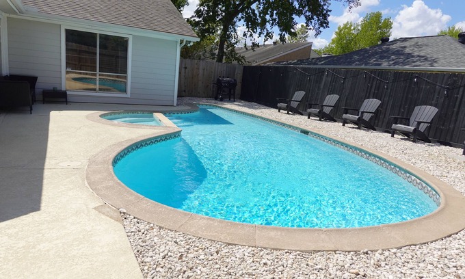 Meadows Place House | Heated private pool at The Stafford Oasis!