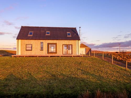 Carinish House | Heatherlea