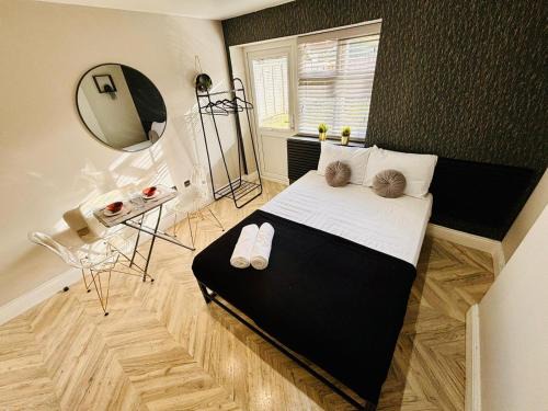 Hillingdon Apartment | Heathrow airport studios