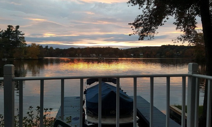 Niverville Cottage | Heaven Can't Wait, On Beautiful Kinderhook Lake!