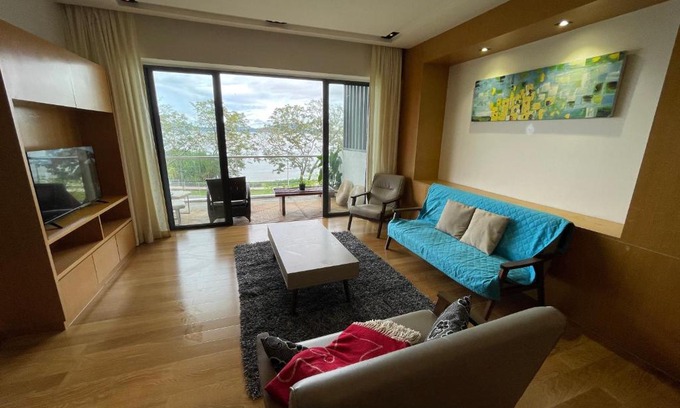 Likas Apartment | Heaven in the City 2 beachfront condo