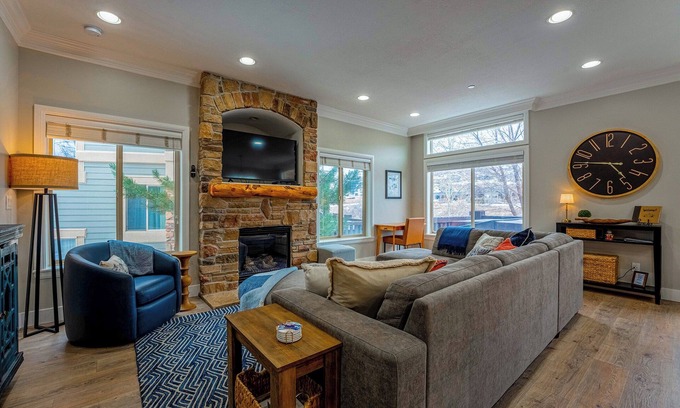 Ogden House | Heaven's Gate LS48 | Pool | Hot Tub | Pickleball