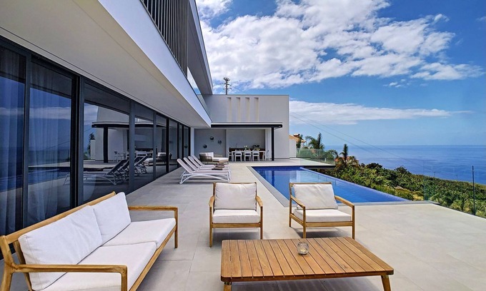 Tabua House | Heaven's Nest by LovelyStay