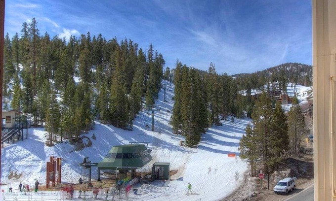 Tahoe Village Condo | Heavenly Chairview Condo - Steps to Skiing