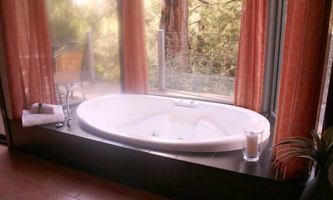 Halls Gap House | Heavenly Retreat - King bed, luxury spa, undercover parking!