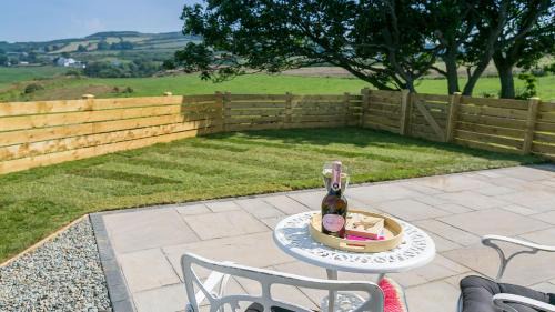 Cylch-Y-Garn House | Hebog