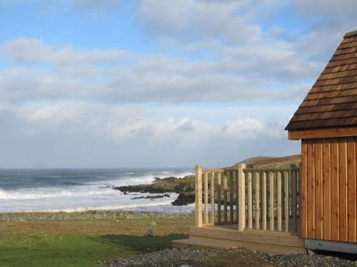 Arnol Hotel | Hebridean Huts
