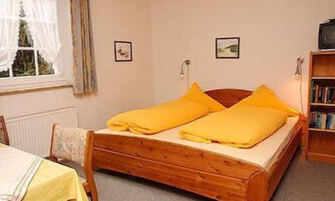 Norddorf Apartment | Heckenrose7- Souterrain Rechts