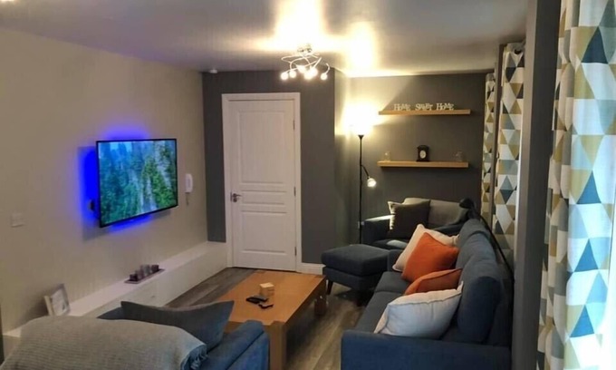 Kilrush Apartment | Hector's House. Kilrush Marina. Wild Atlantic Way. County Clare. Ireland