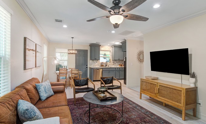 Shady Acres House | Heights bungalow - Pet Friendly 6 miles from downtown