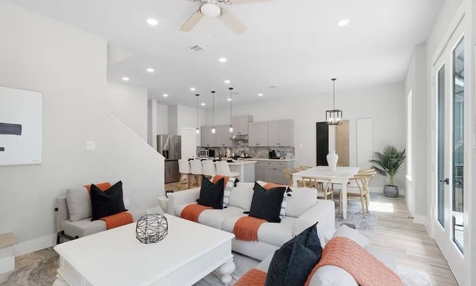 Greater Heights House | Heights House Centrally Located Luxury