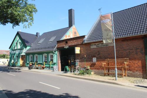 Walternienburg House | Heinrich's Pension & Ferienwohnungen