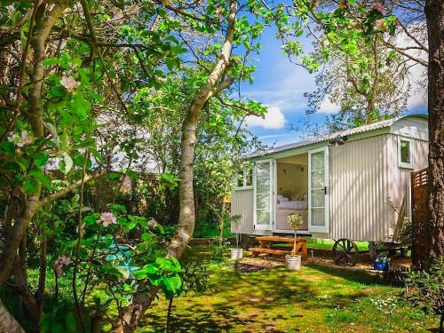 Netheravon House | Helen's Shepherds Hut